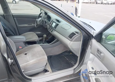 2004 Toyota Camry Le V6/Xle V6 из США, поврежденный, VIN JTDBF32K540155687